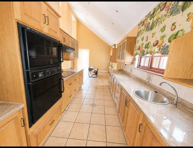 3 BEDROOM HOUSE FOR SALE IN SECUNDA